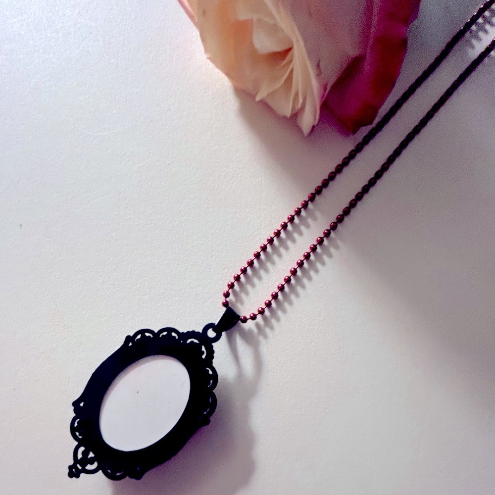 Necklace Gothic Framed Red Rose Black Metal oval 2.75” pendant 22”Red Ball chain - Picture 9 of 9